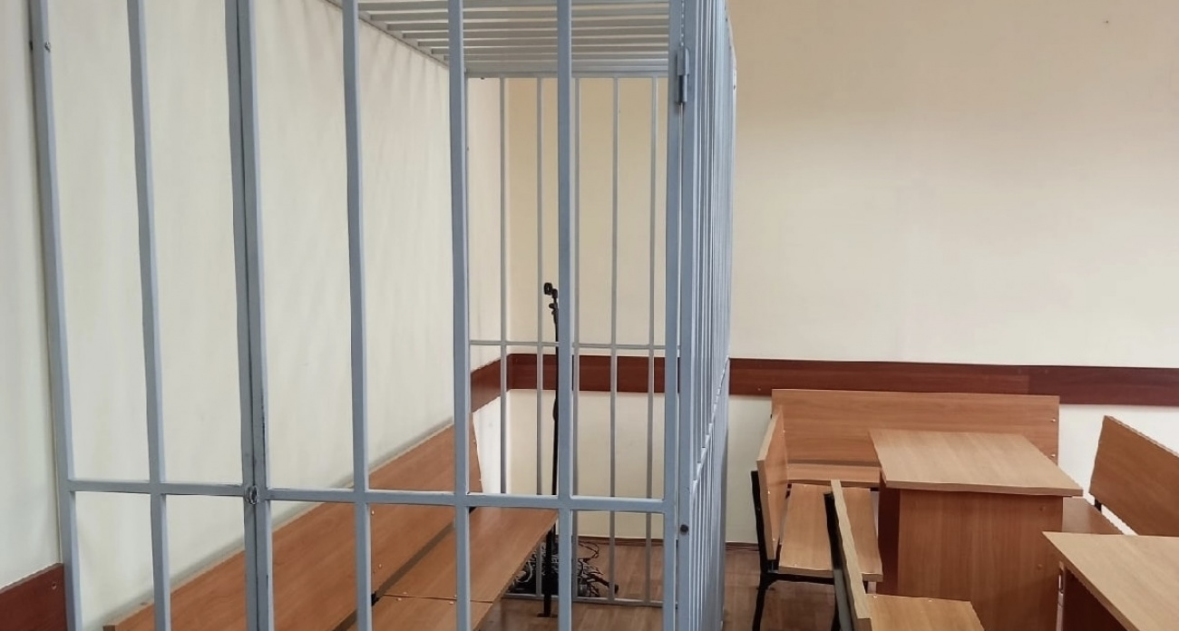 37-летний житель Семенова устроил "кровавую стычку" с подругой, после чего попытался сбежать