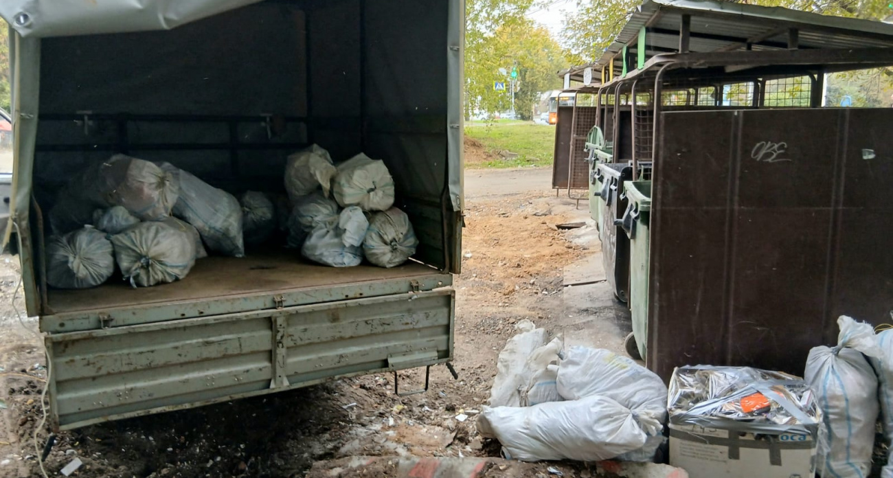 В Нижнем Новгороде водителя застукали за "мусорным бизнесом" прямо на улицах