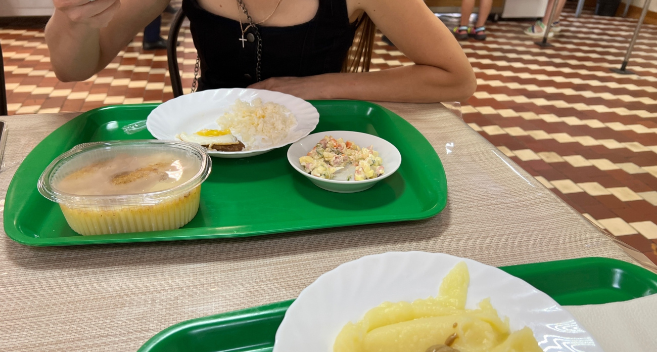 Эти продукты легко и быстро спасут кишечник от запоров: доктор Мясников назвал "белый список"
