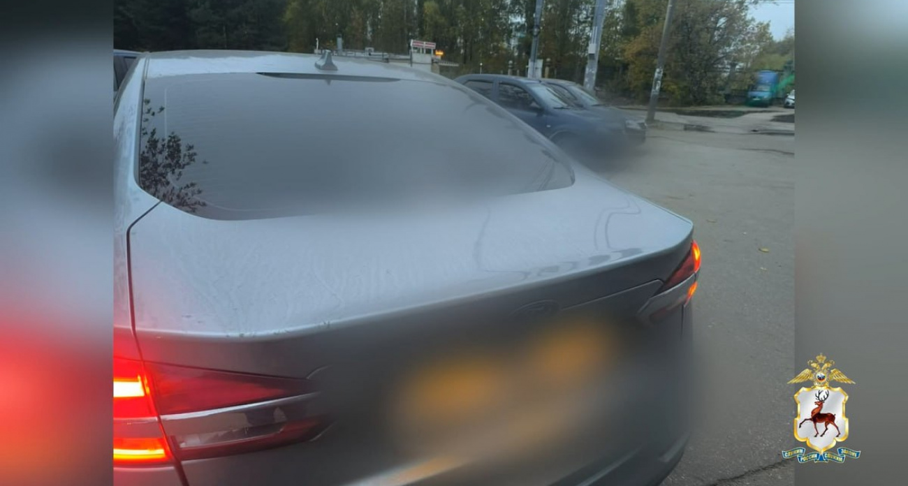 Нижегородец стал экстремистом, написав неположенное у себя на авто