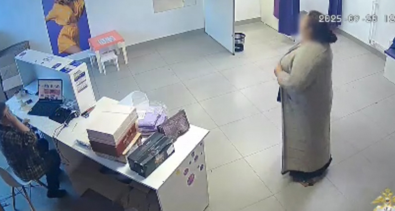 Жительница Арзамаса "обновила" гардероб бесплатно прям в пункте выдачи заказов