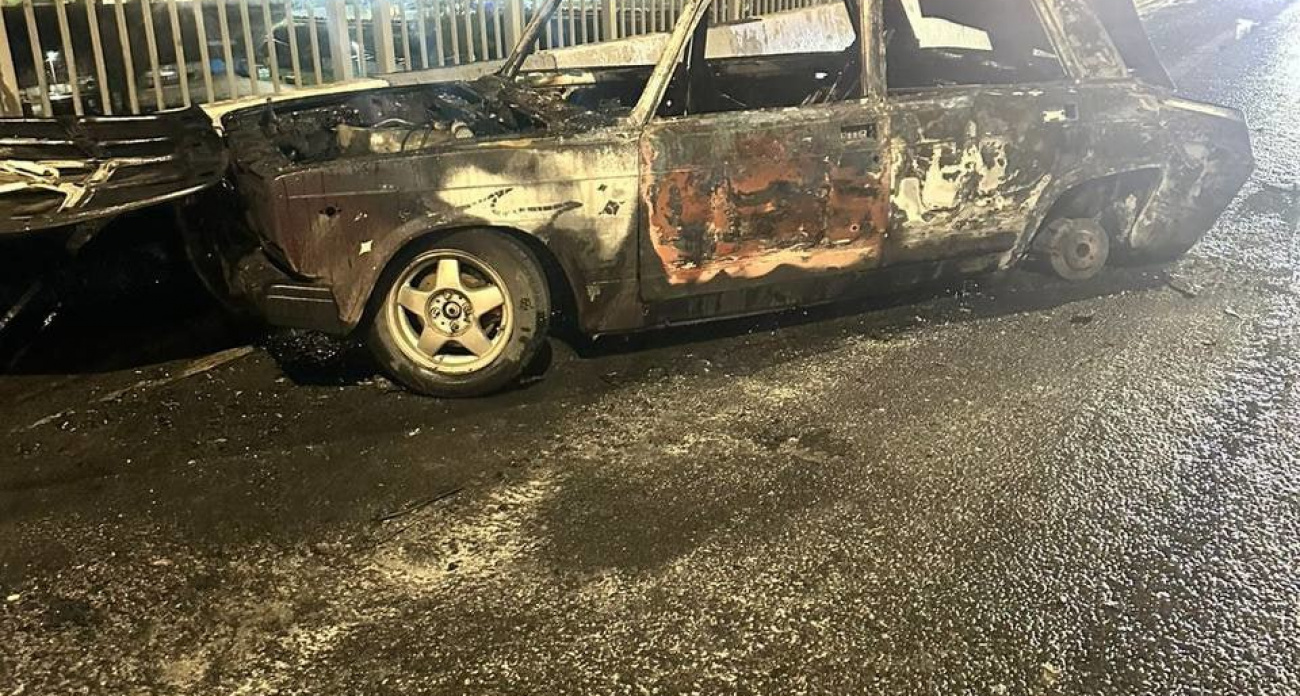 Две легковушки устроили пожар на мосту в Нижнем Новгороде 