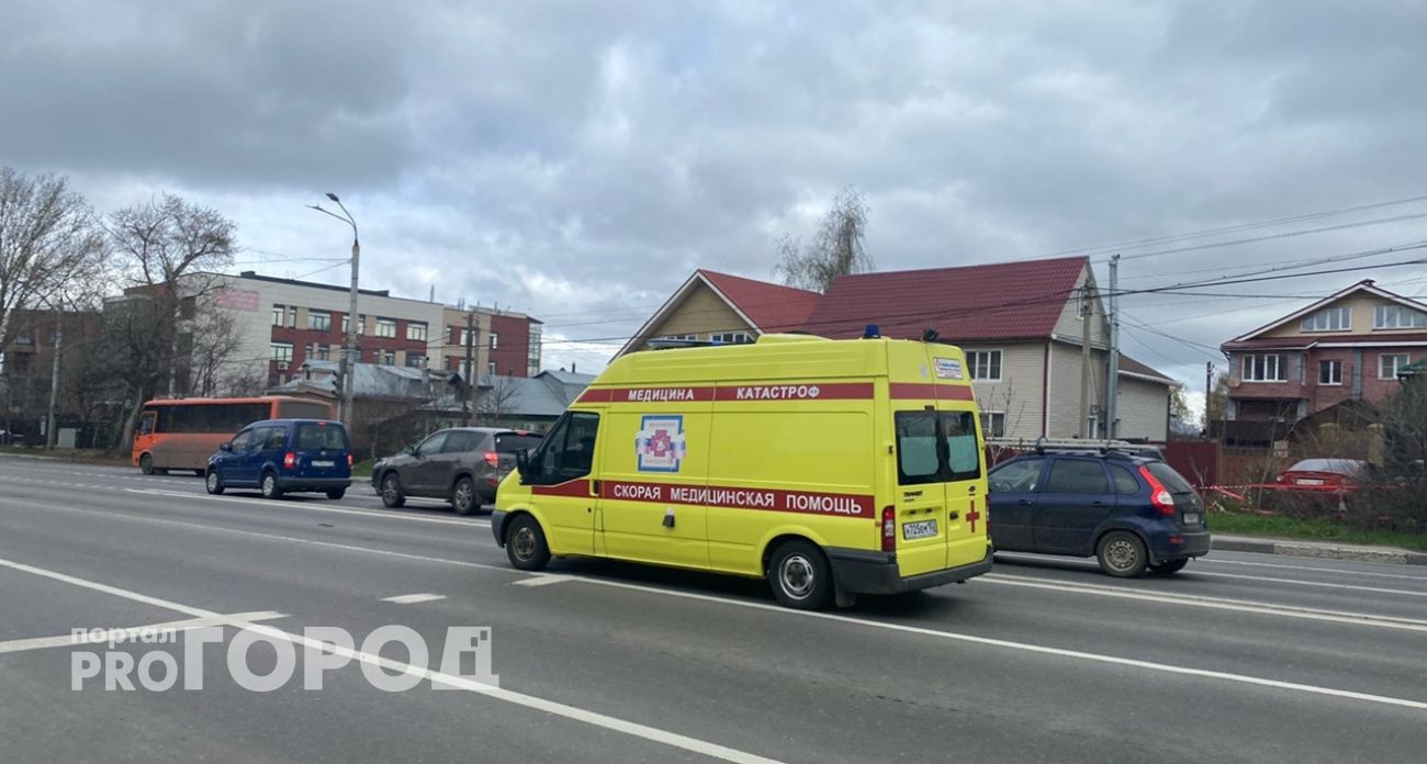В Автозаводском районе рабочий рухнул с крыши завода во время ремонта