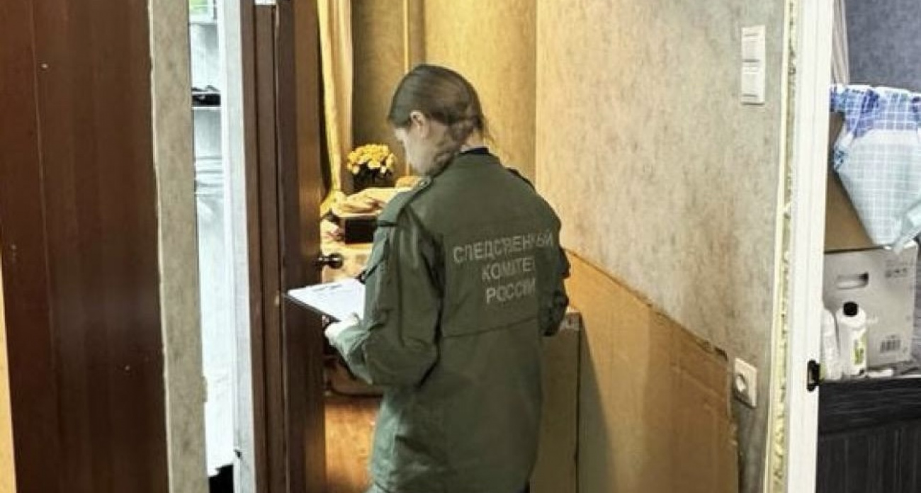 В Нижнем Новгороде следователи выясняют обстоятельства взрыва в многоэтажке, где взлетела перегородка и выбило окна