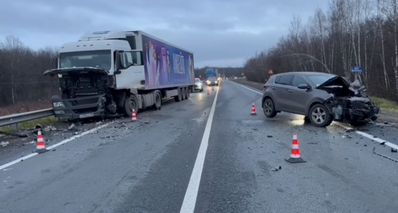 Два человека пострадали в ДТП с грузовиком в Кстовском районе