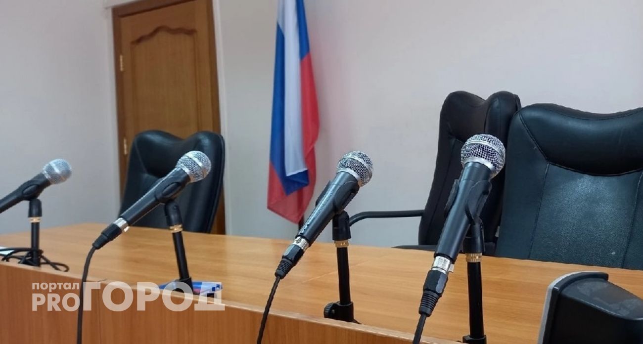 После вырубки деревьев в Дзержинске к одному из руководителей остались вопросы, на которые он теперь ответит в суде