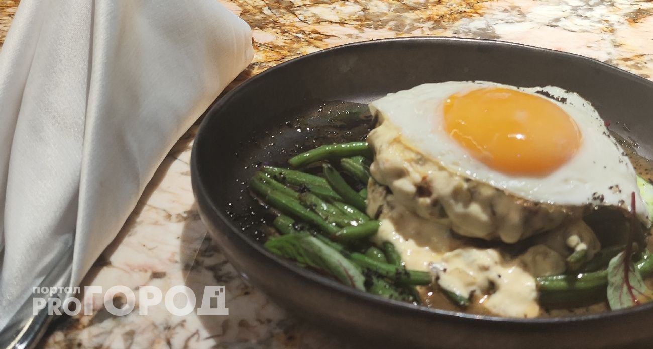 Не сало и не масло: на чём жарят яичницу опытные хозяйки — запомните навсегда это правило