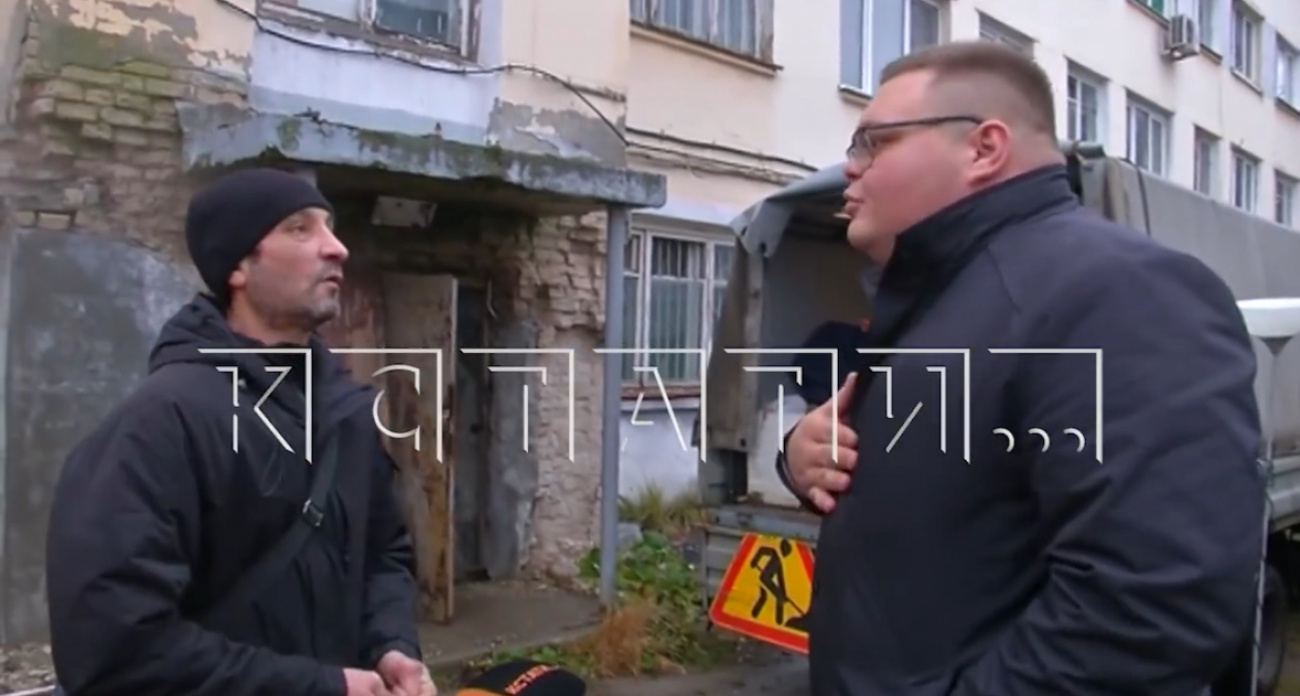 Мужчину "с силой" выселили из дома в Автозаводском районе, который мог развалиться в любую минуту