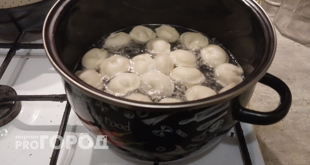 Почему нельзя кидать пельмени в кипящую воду - запомните раз и навсегда