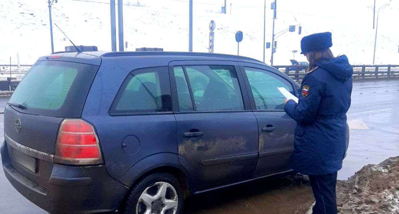 Два Nissan, Porsche и BMW отобрали у нижегородцев за многомиллионные долги