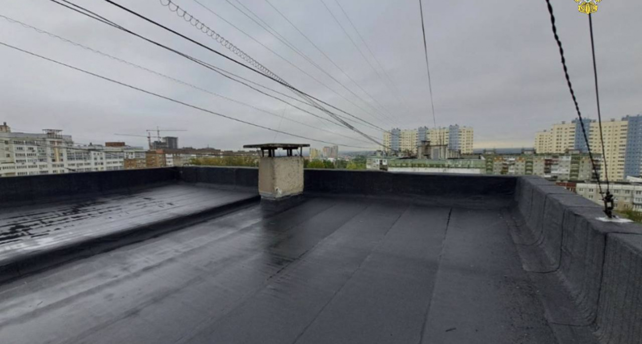 В Нижнем Новгороде наказали сотрудника управляющей компании за текущую крышу в доме