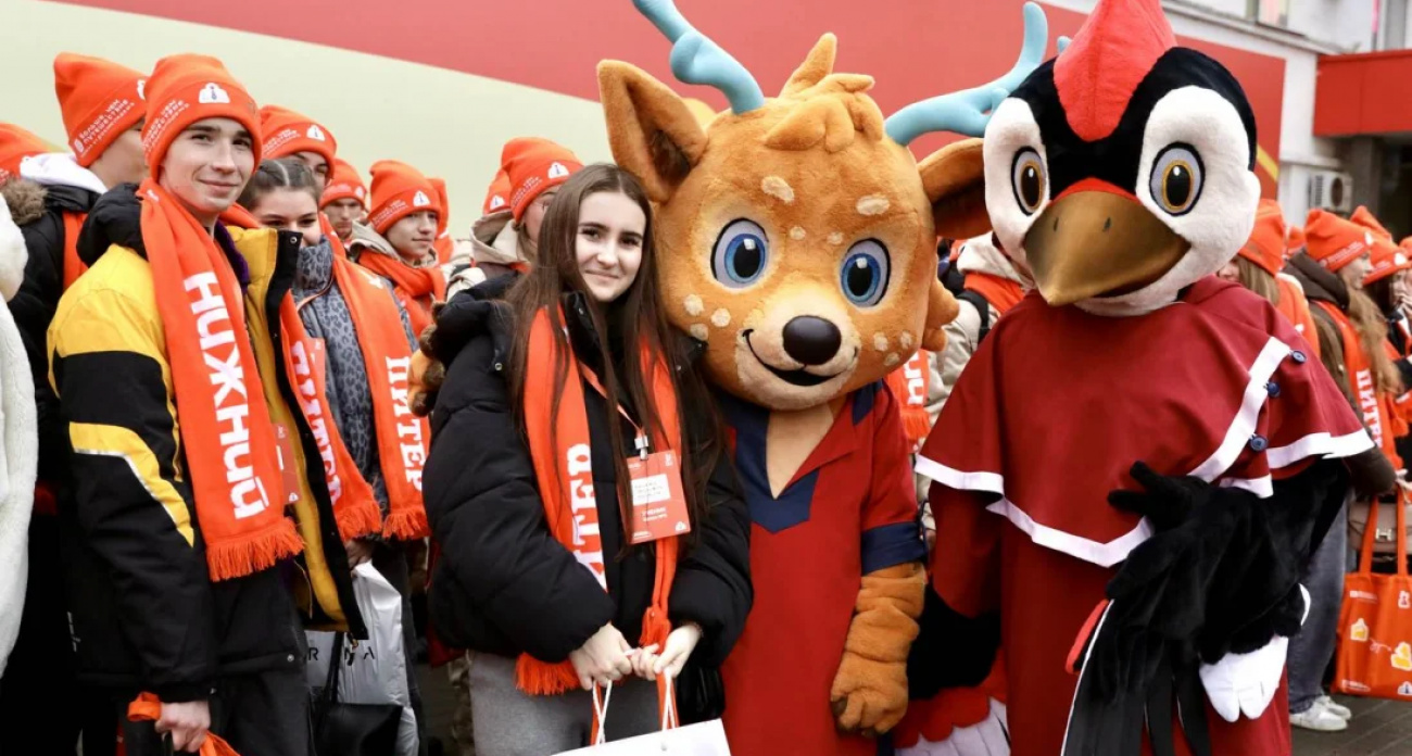 Около 500 нижегородских школьников и студентов отправились в Санкт-Петербург спецрейсом в рамках проекта «Уроки с путешествием»