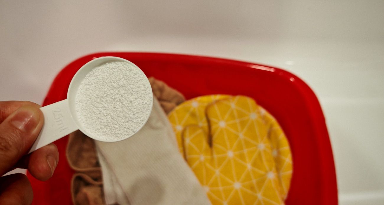 Теперь всегда солю новые вещи перед стиркой: хитрость, про которую многие хозяйки не знают, а зря