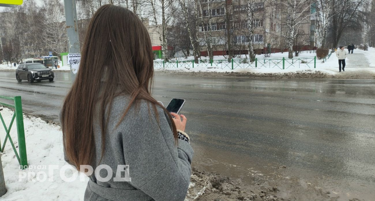 После двух телефонных разговоров молодая жительница Шахуньи лишилась почти 300 тысяч рублей