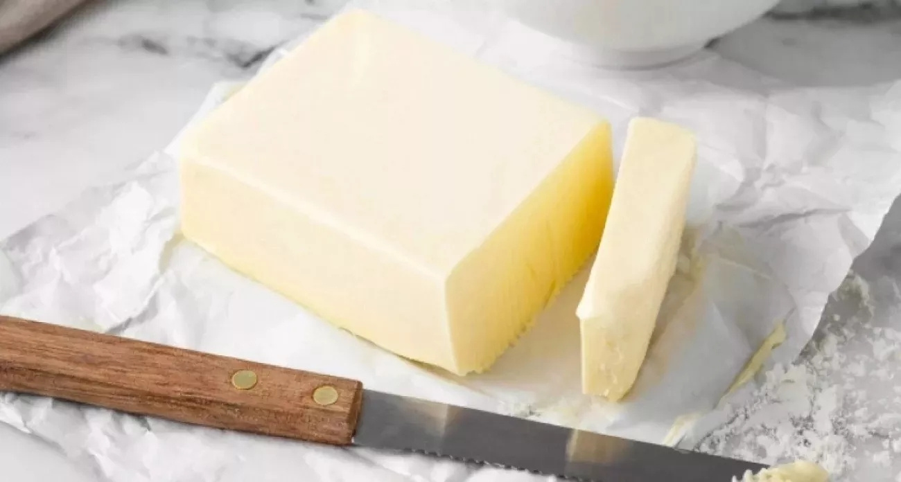 Смело берите 6 пачек – внутри чистые сливки: лучшие марки сливочного масла по версии Росконтроля