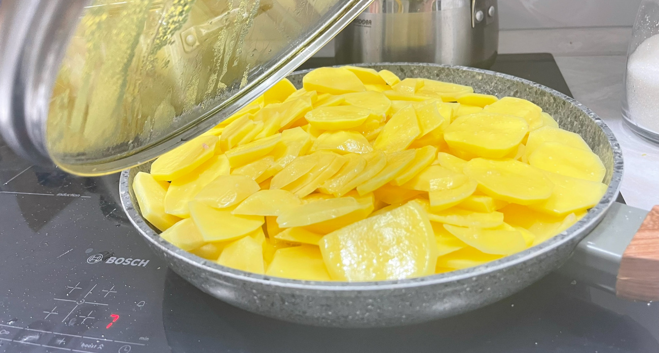 Секрет советской кухни: почему запах жареной картошки был символом дома