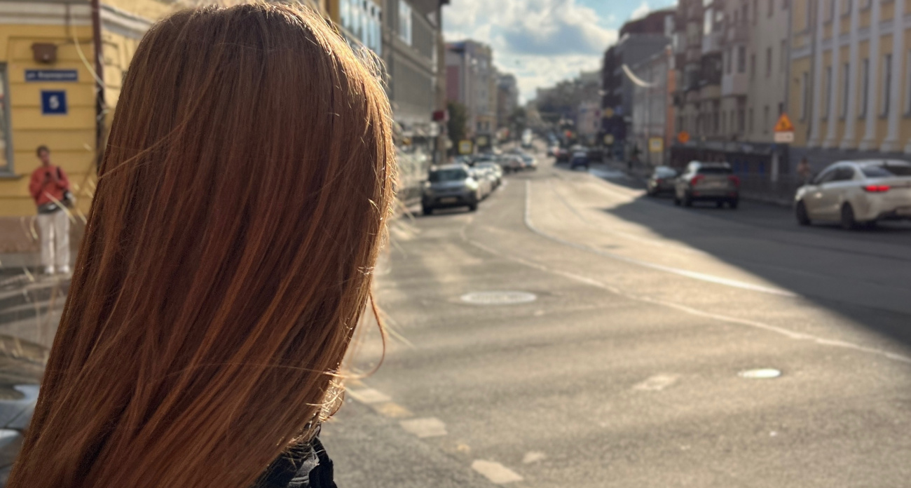 Этот цвет волос состарит даже 20-летнюю - а многие женщины любят его: стилисты советуют о нем забыть навсегда