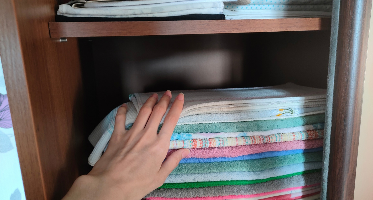 Отстираются даже самые вонючие и замусоленные кухонные полотенца: 4 простых способа за копейки