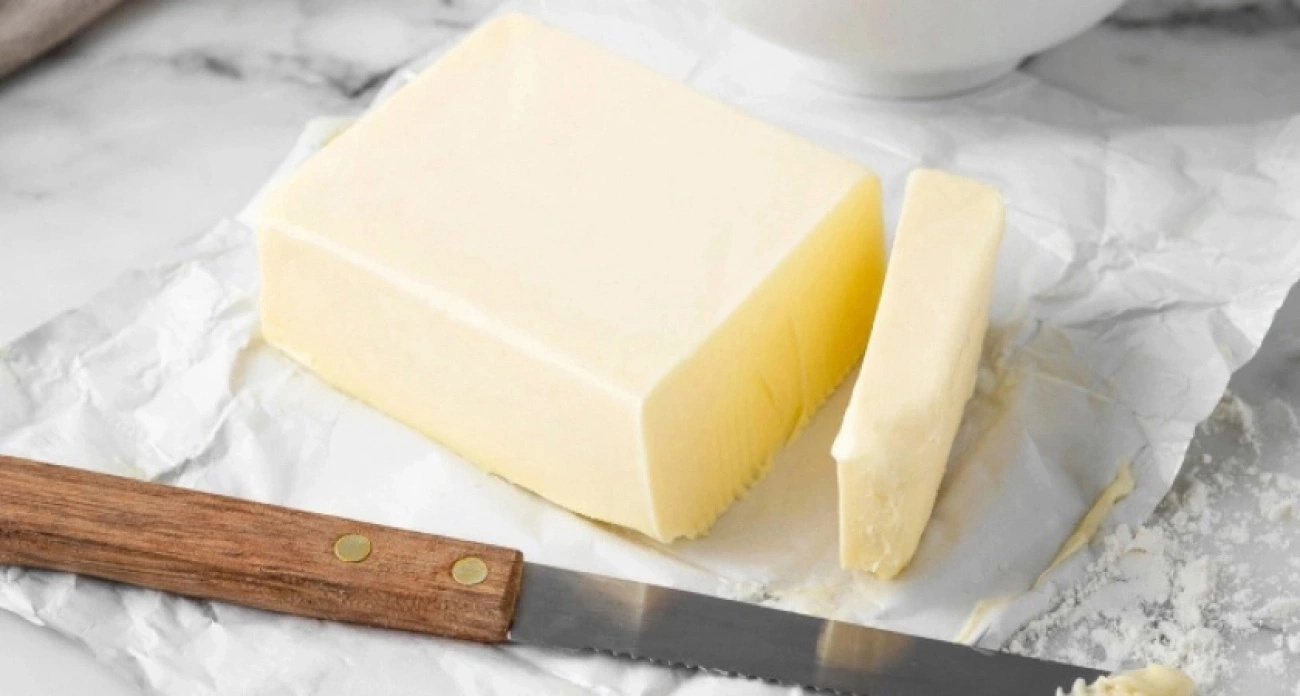 Замораживаю сливочное масло — выпечка в разы вкуснее: лишь единицы так делают