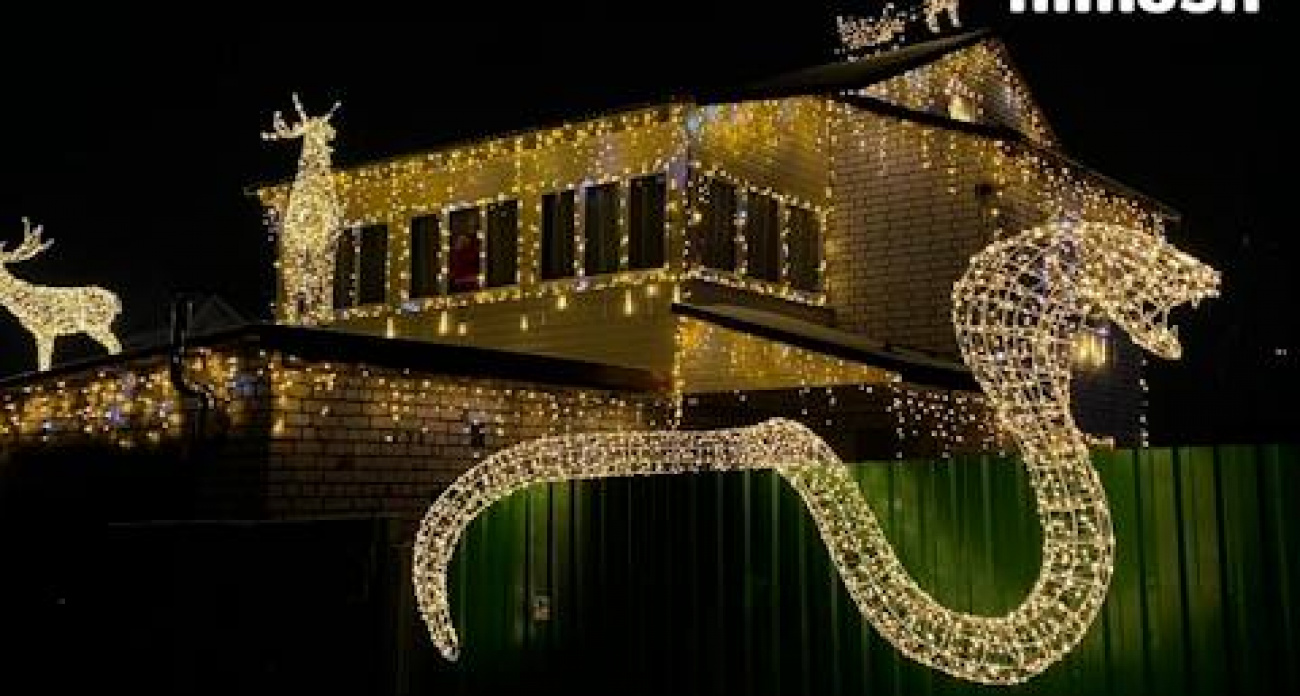 Змеи, огни и толпы людей у частного дома: в Заволжье жители устроили спор из‑за необычной зимней инсталляции