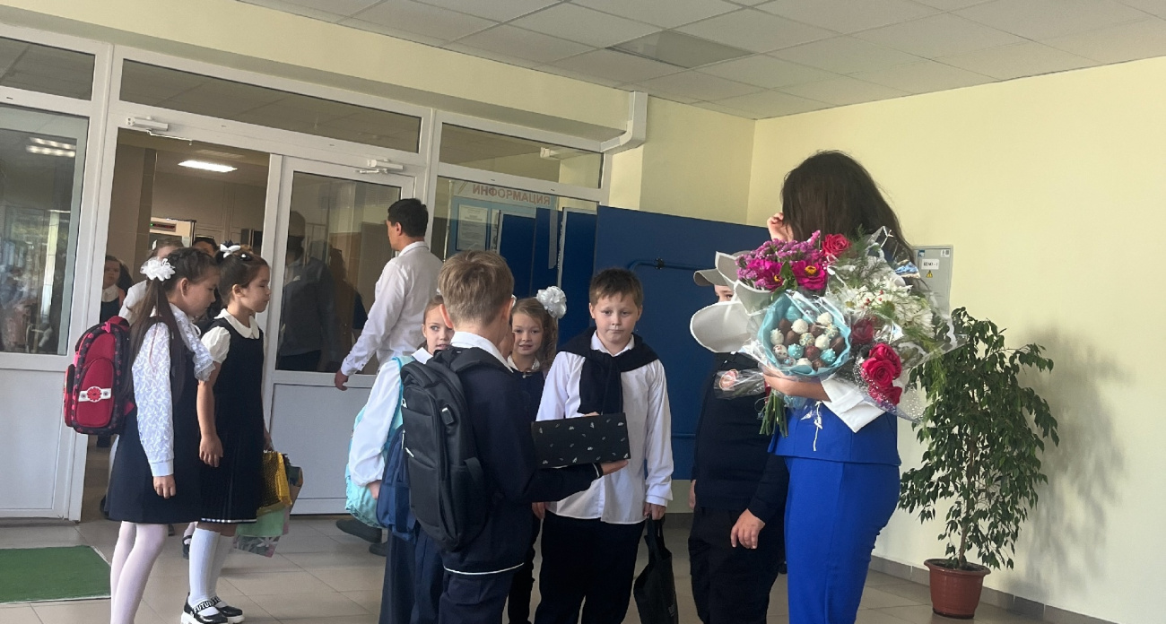 Подарки учителям дороже 3000 рублей больше не взятка: депутаты готовят революцию в школах