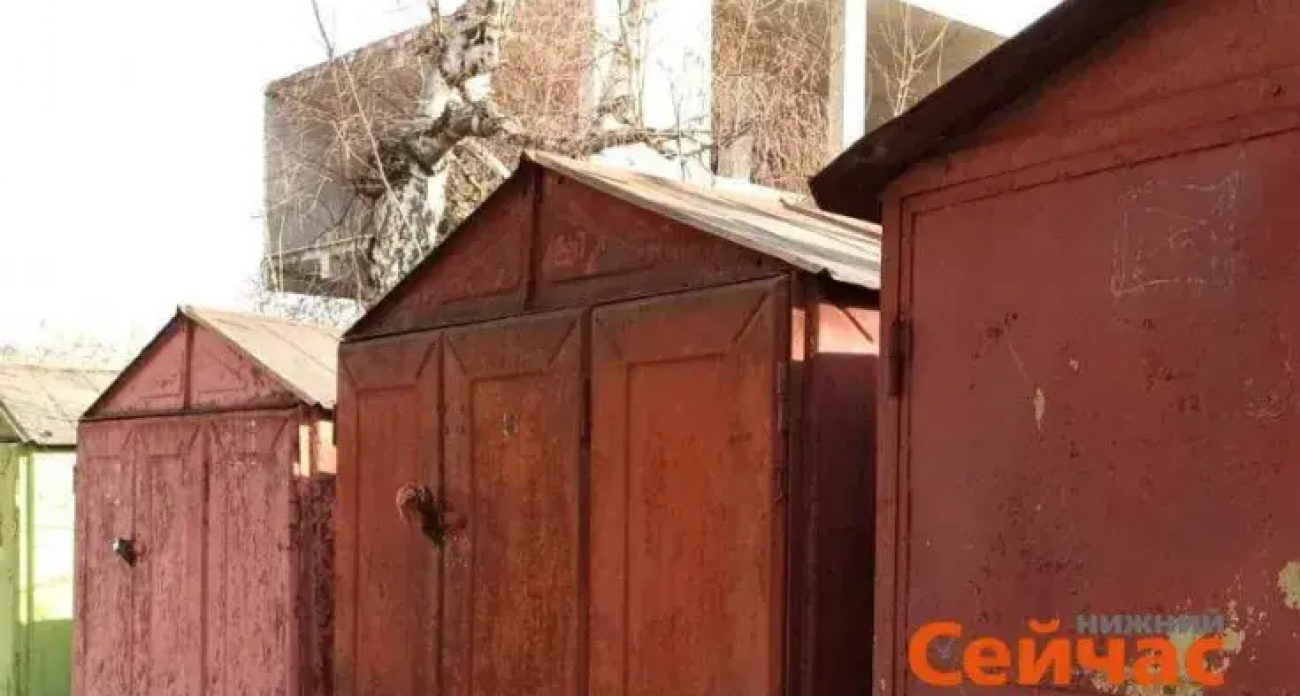 Прокуратура требует изъять гаражи, построенные коррупционерами на муниципальной земле