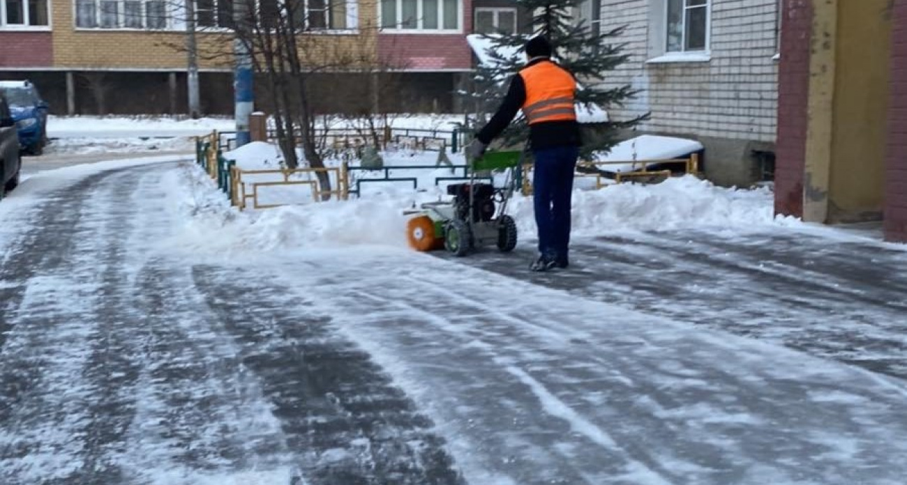 В ДУКах пяти районов Нижнего Новгорода работают 700 дворников и 50 единиц техники