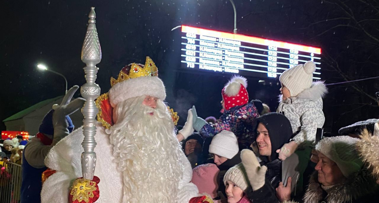 Паровоз зимних сказок покружил Дзержинск в праздничный хоровод