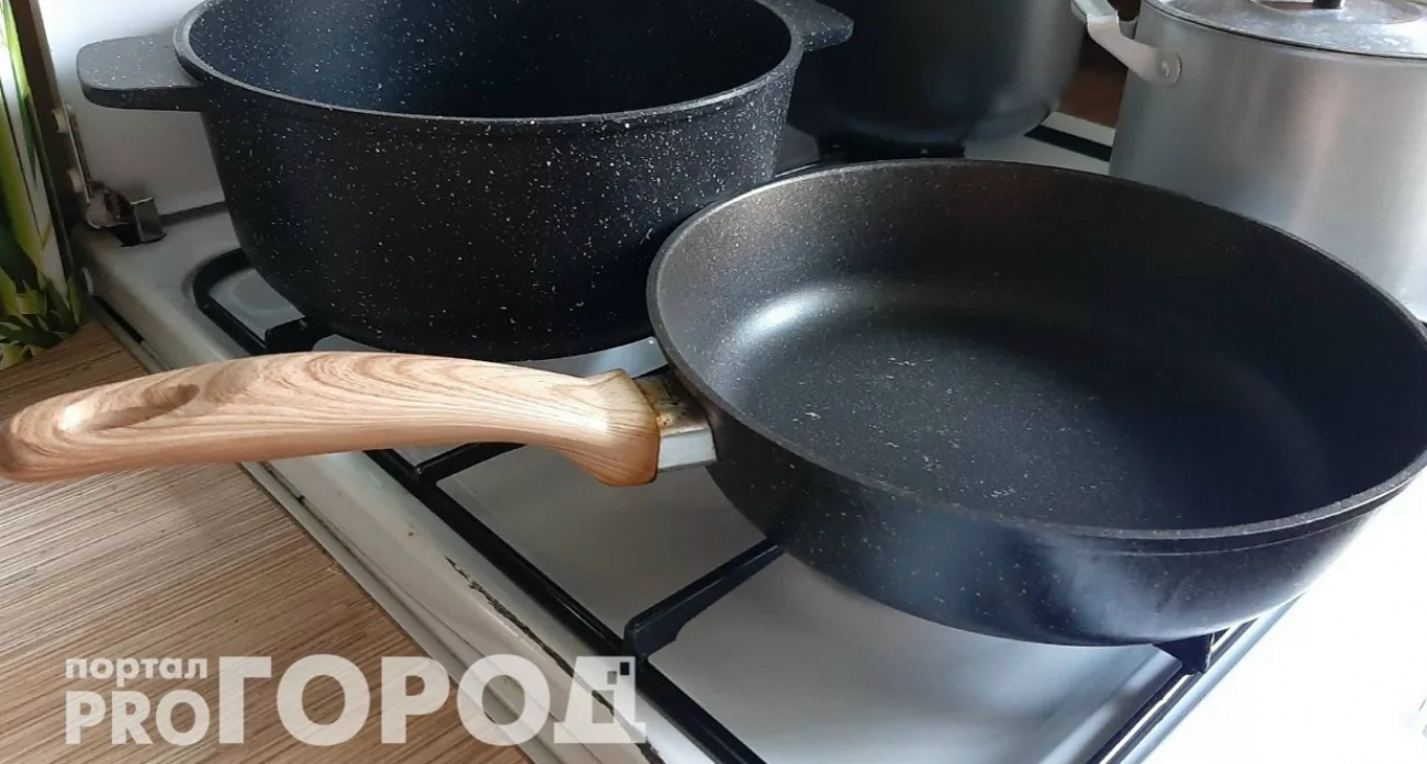 На моей кухне вся посуда блестит как новая: ресторанный способ отмыть жирные сковородки до блеска без химии