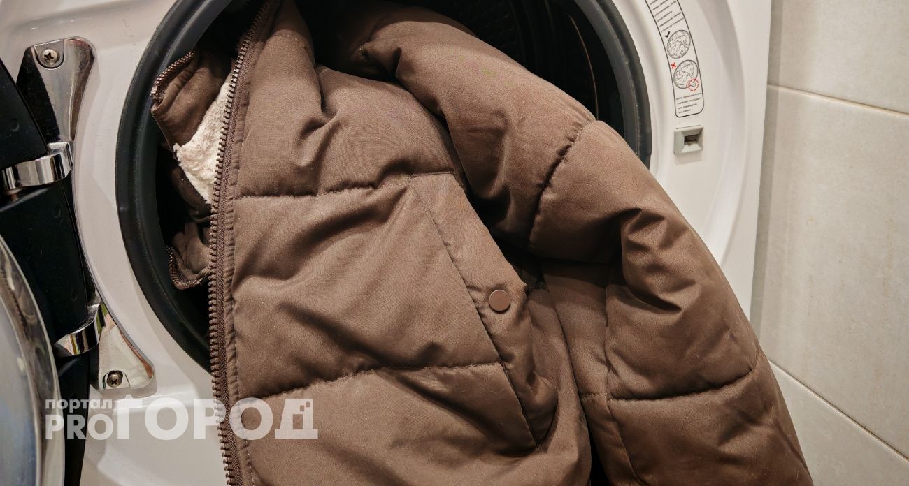 Достаю пуховик из стиральной машины как новый: опытные хозяйки стирают куртки дома без страха