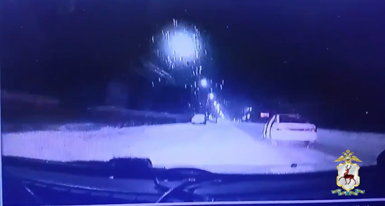 Автомобиль без капота и дверей поймали в Дзержинске