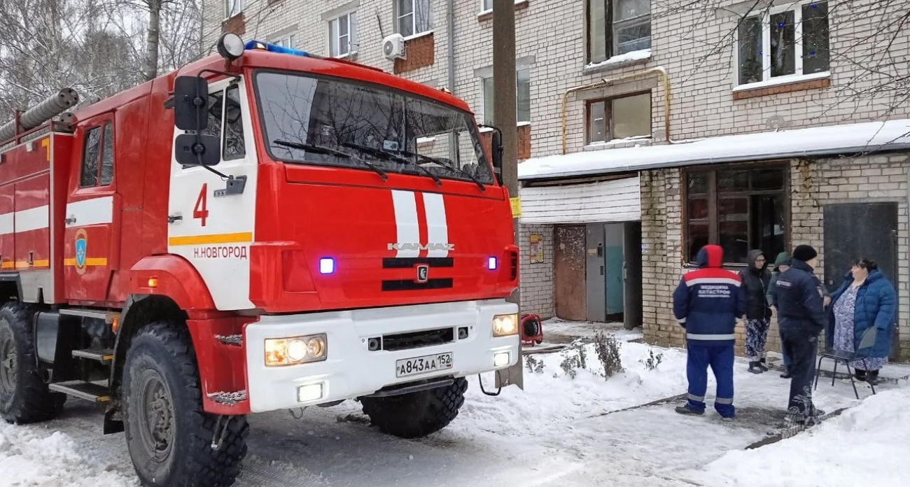 В Нижнем Новгороде из горящего дома эвакуировали более 20 человек