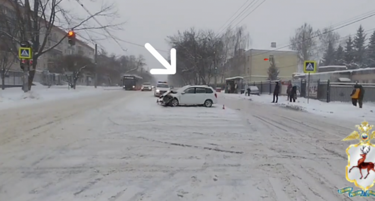 75-летний водитель и его пассажирка госпитализированы в результате ДТП на Ванеева