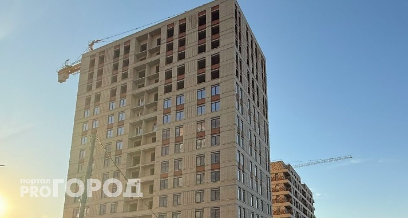 На стройке в Нижнем Новгороде плотник упал с 11-метровой высоты