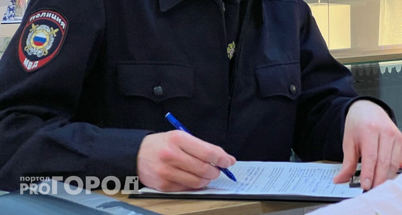 За размахивание топором перед женой жителя Навашино привлекли к уголовной ответственности