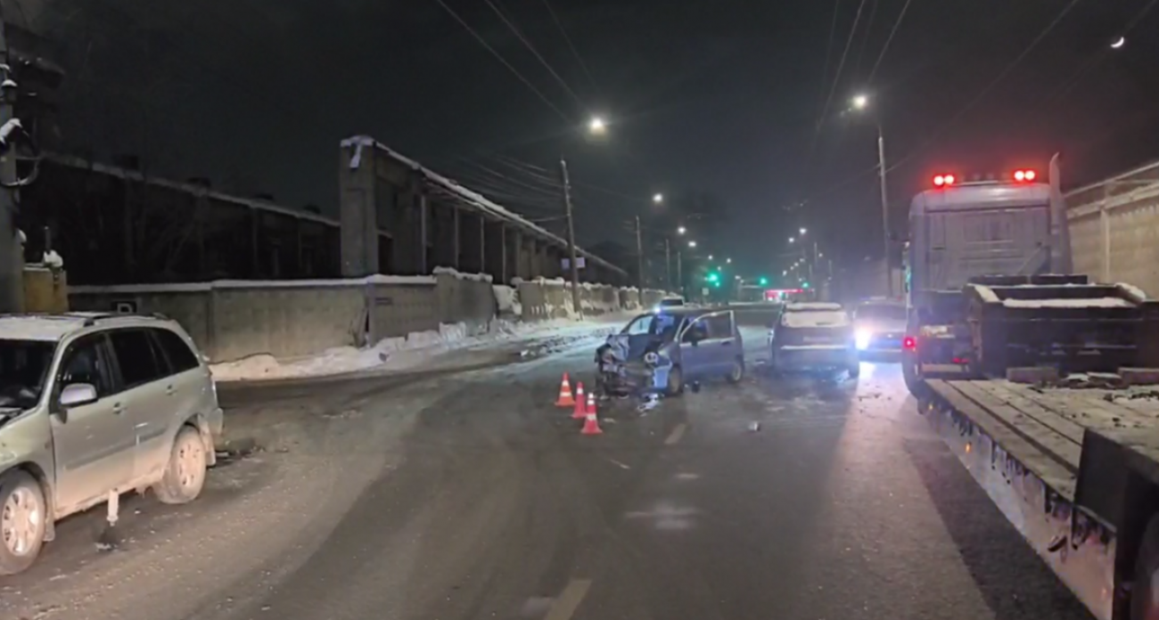 Цепная реакция на Монастырке: Ford спровоцировал тройное ДТП с пострадавшими в вечернем Нижнем Новгороде