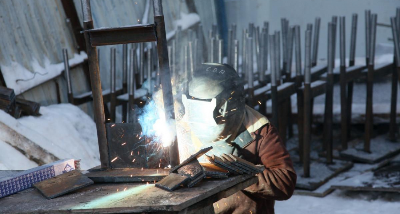 2800 молодых нижегородцев нашли работу в 2025: инженеры и сварщики обогнали офисные профессии