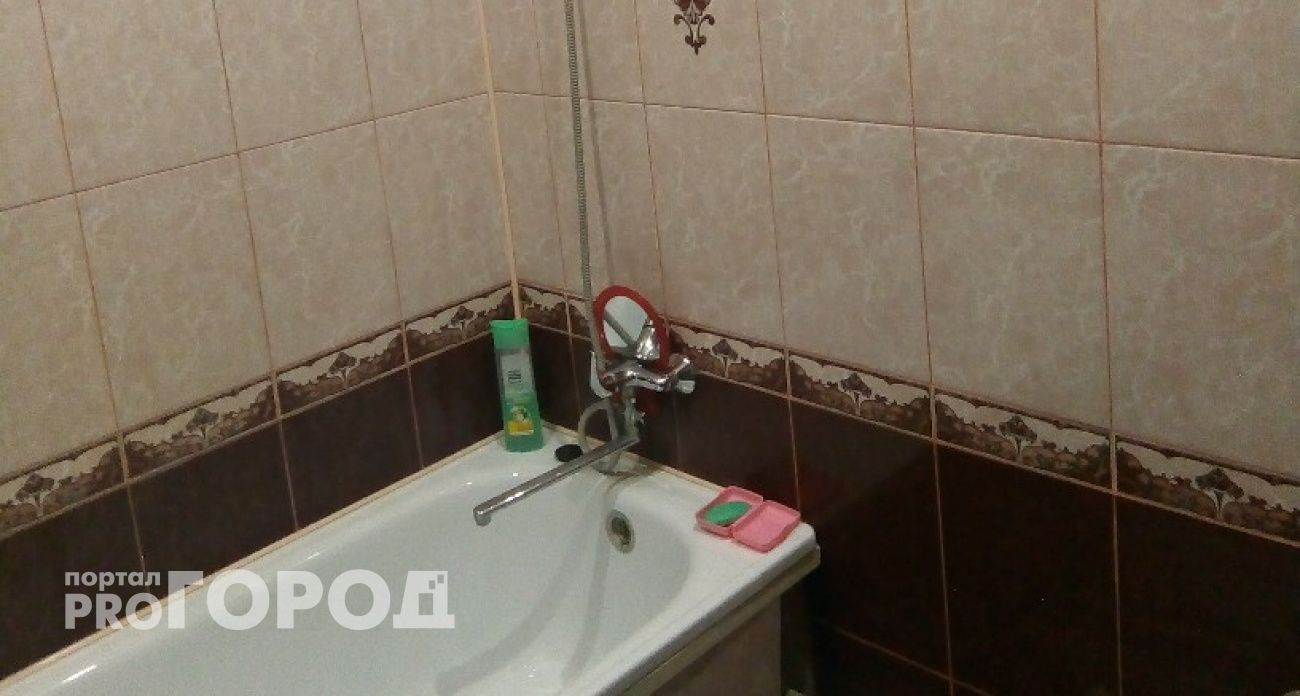 Одно средство из кухни отмывает плитку до блеска: вот как швейцарские хозяйки убирают известковый налёт