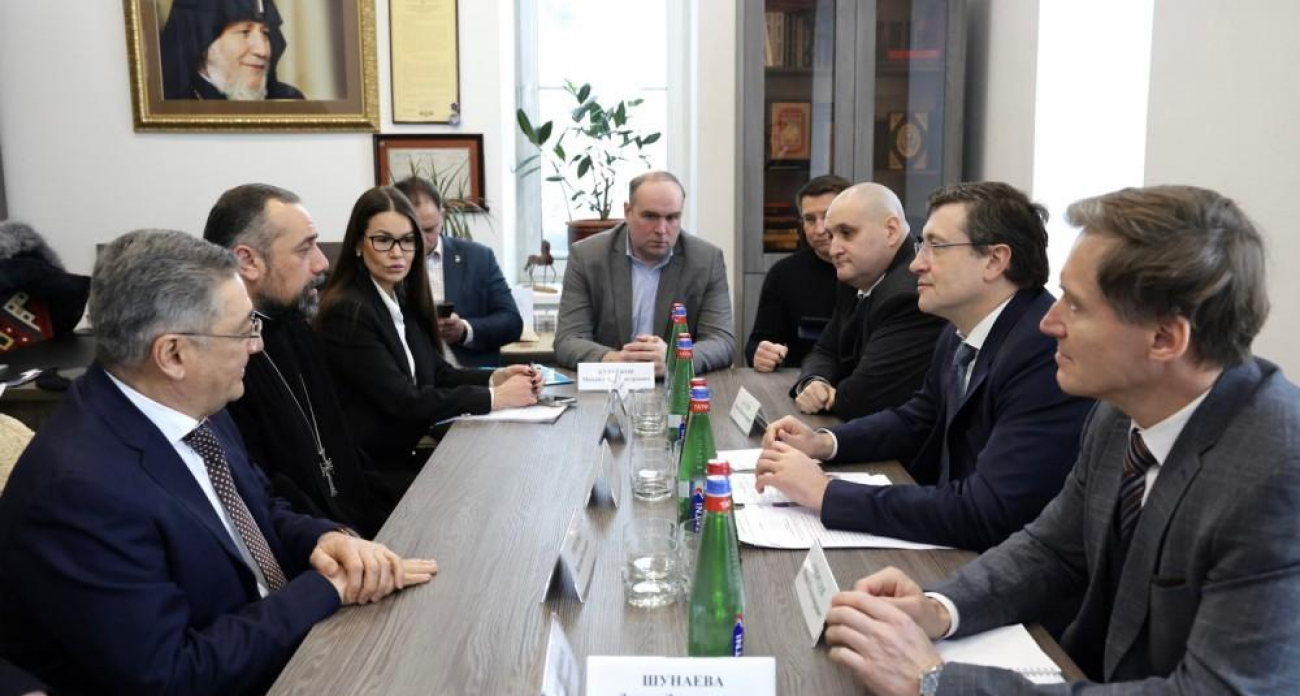 Никитин в «Квартале всех религий»: губернатор посетил армянский храм и обсудил развитие межконфессионального диалога