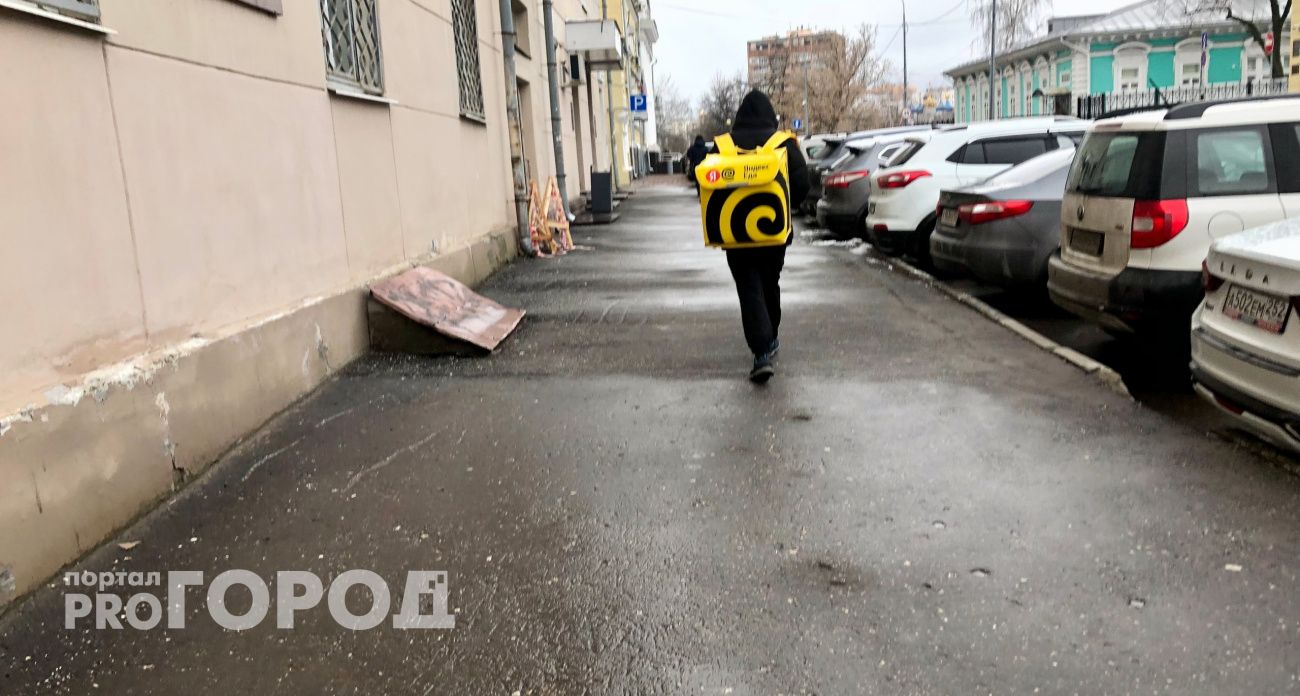В Нижнем Новгороде может подорожать доставка еды из-за изменения правил для курьеров