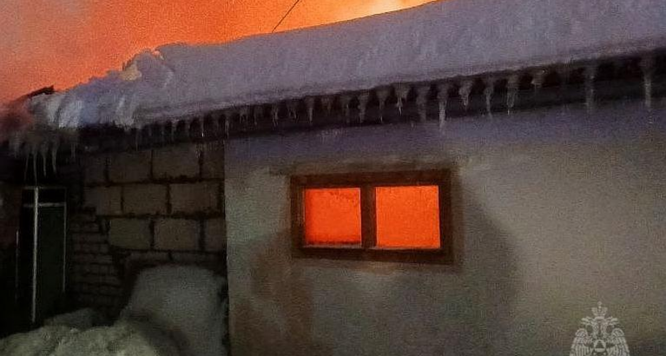 Огненная стихия за 1 вечер уничтожила 300 кв. метров: дом на две семьи полностью сгорел в Сормовском районе