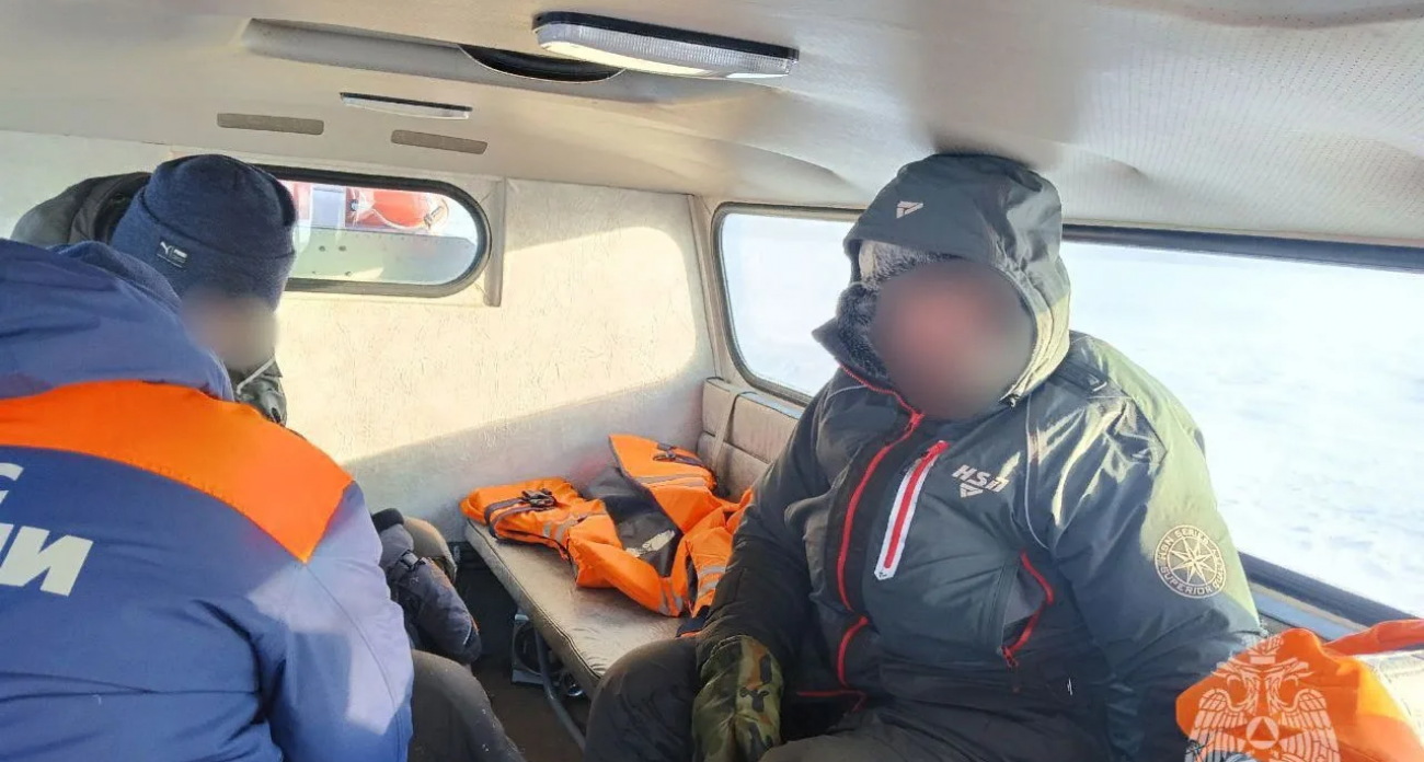 В Воротынском районе четырех рыбаков спасали с острова из-за непогоды