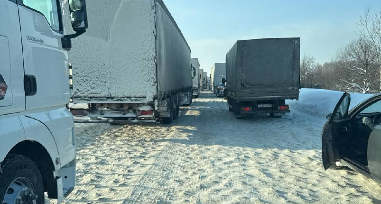 Крупная пробка образовалась на трассе М-7 в Нижегородской области