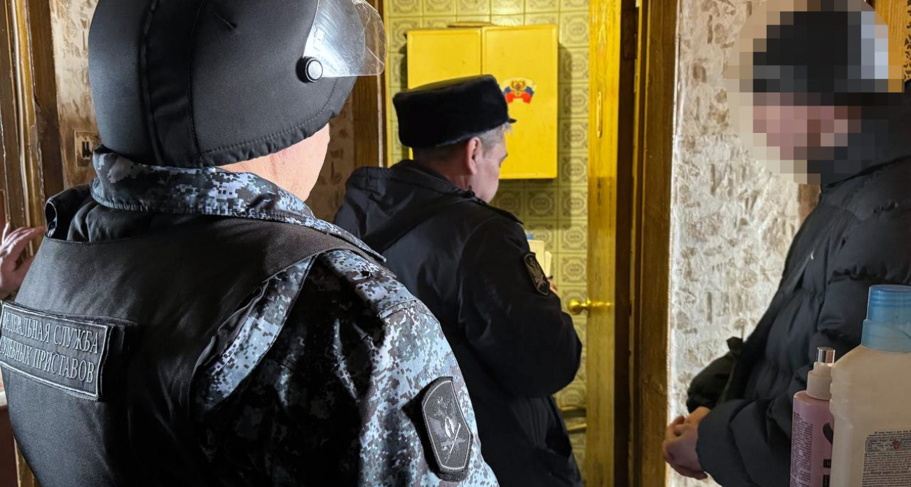 Двое нижегородцев засели в квартире родственника и отказались съезжать даже после продажи жилья