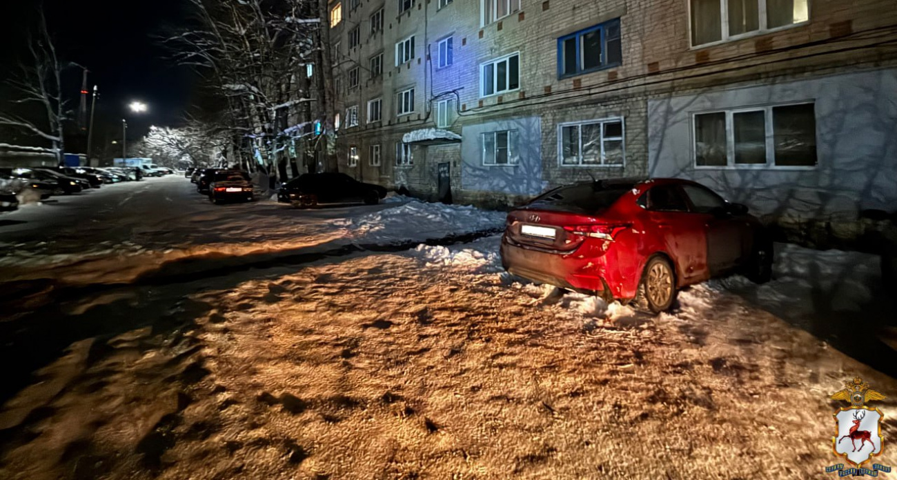 В Арзамасе пьяный пасынок угнал машину отчима и застрял в сугробе 