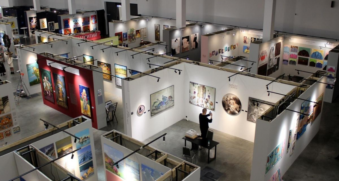 75 000 нижегородцев штурмовали «АРТ МИР»: Никитин признал проблему гигантских очередей на культурный хит года