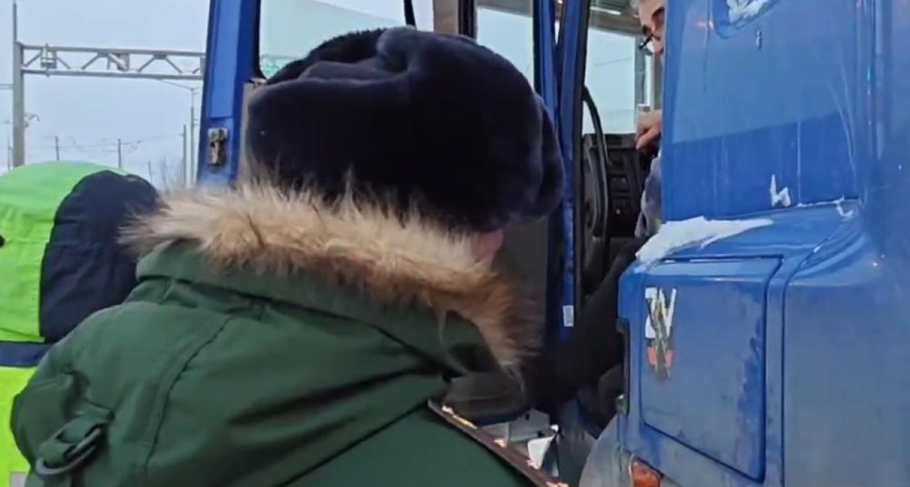 23 водителя-мигранта проверили на посту «Мещерский»: двоих отправили в военкомат