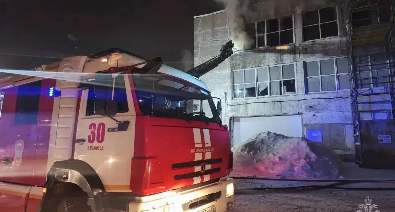 В Нижнем Новгороде сгорел мебельный цех