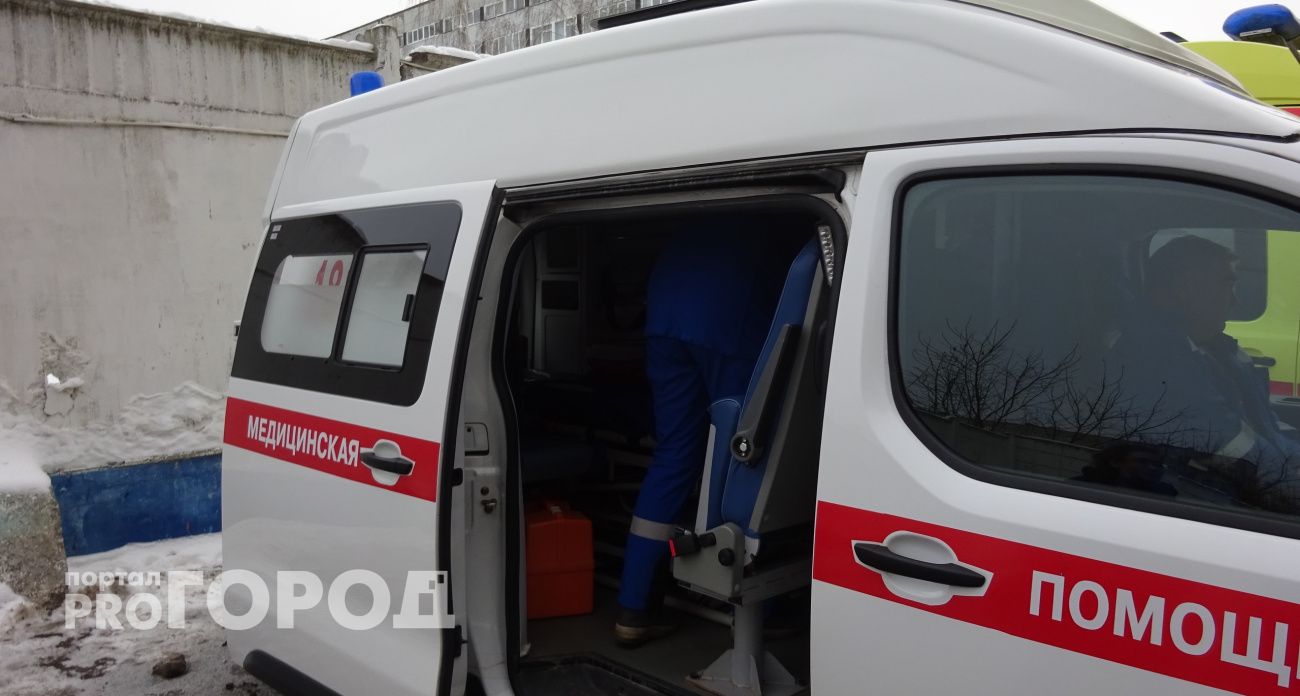 Пятеро детей получили травмы из-за схода льда на Рождественской