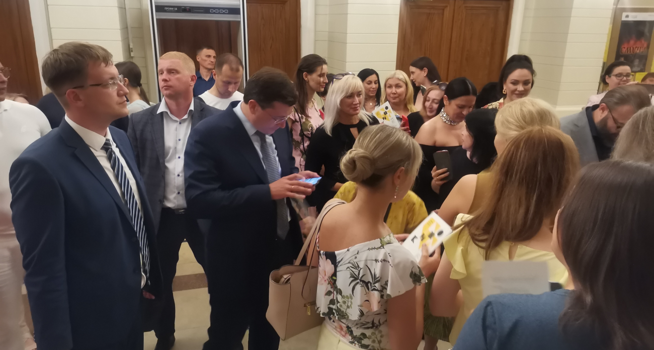 В Сарове актриса театра упала на сцене и сломала руку